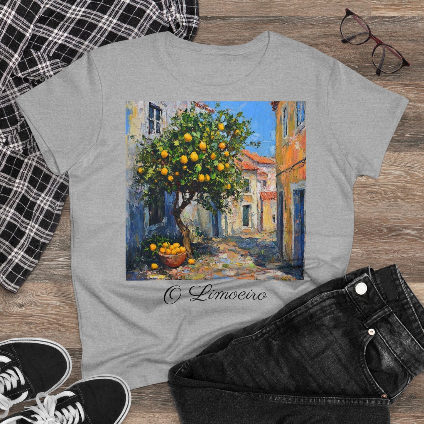 "O Limoeiro" Women's T-Shirt, lisbon portugal T-shirt