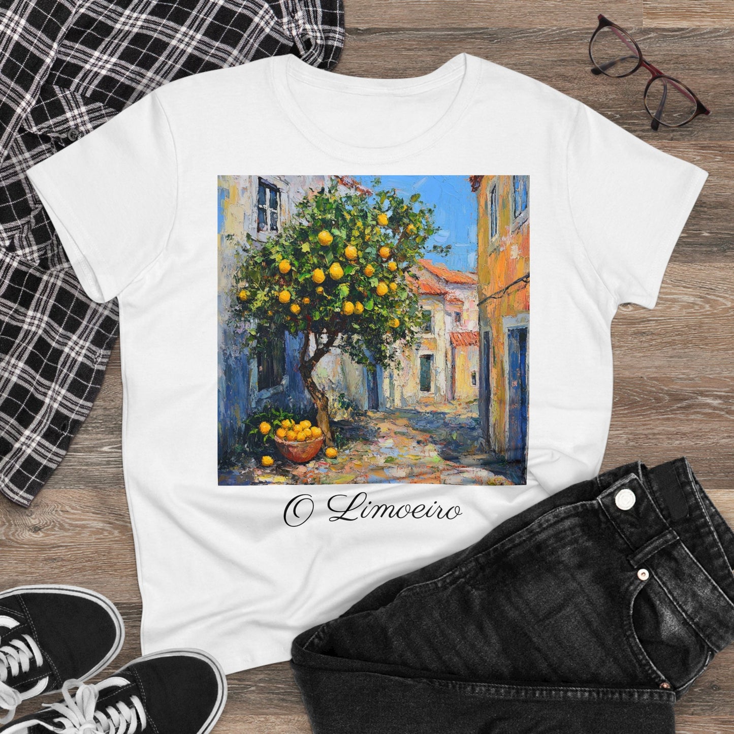 "O Limoeiro" Women's T-Shirt, lisbon portugal T-shirt